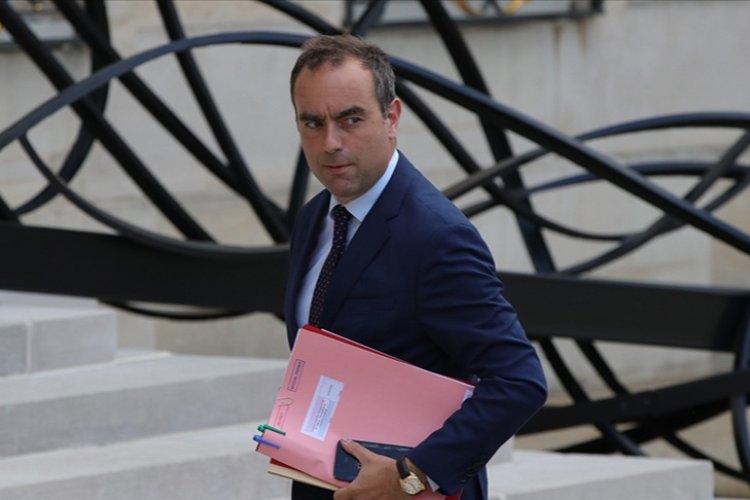 Fransa'da yeniden Başbakan atanan Lecornu hükümetini kurdu