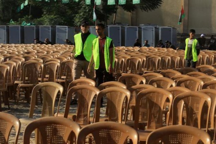 Gazze'de, serbest bırakılacak Filistinli esirleri karşılama hazırlıkları yapılıyor