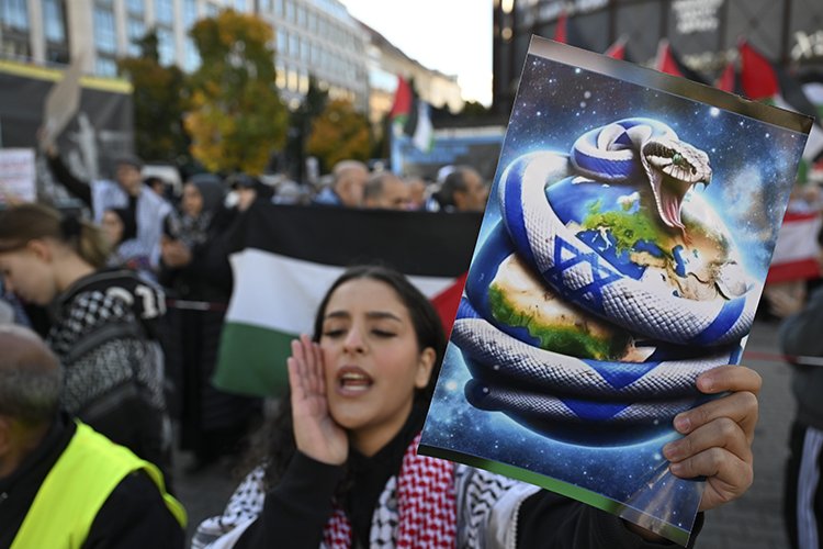 Berlin'de Filistin'e destek gösterisi düzenlendi