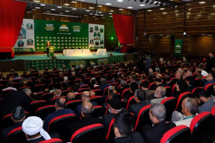 Van'da 'Kürt Meselesine İnsani Çözüm Çalıştayı' gerçekleştiriliyor