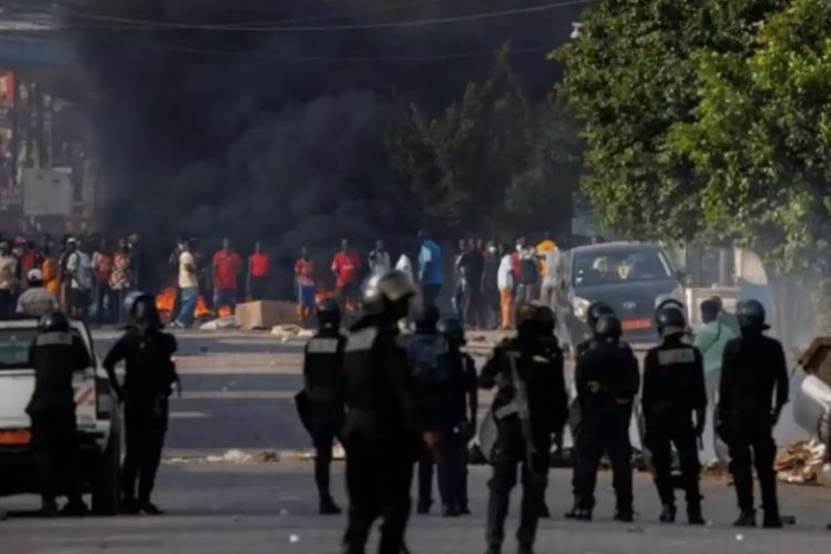 Kamerun'da seçimler sonrası muhalefet zaferini ilan etti, sokaklar karıştı: 4 ölü