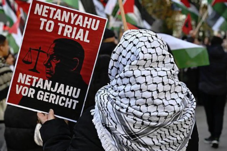 Berlin’de Gazze’deki katliamlara tepki gösterisi