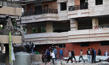 Lübnanlılar, ülkenin güneyinde işgalci İsrail'in saldırı tehdidinde bulunduğu beldeleri boşaltıyor