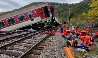 Slovakya'da tren kazası: 18 yaralı
