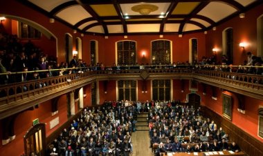 Oxford Union, işgalci İsrail'i "İran'dan daha büyük bölgesel tehdit" ilan eden önergeyi kabul etti