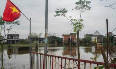 Vietnam'da şiddetli yağışların neden olduğu sellerde ölü sayısı 90'a yükseldi