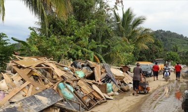 Malezya'da şiddetli yağışların yol açtığı sellerden yaklaşık 11 bin kişi etkilendi
