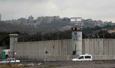 Haaretz gazetesi: İsrail, hapishanelerindeki Filistinli esirleri aç bırakıyor