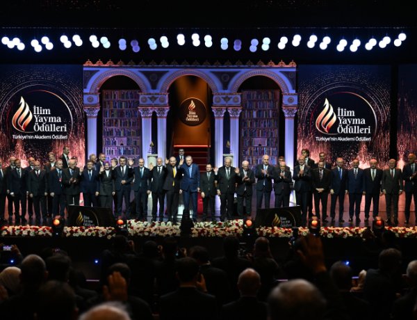 İlim, irfan ve bilim insanları İlim Yayma Ödülleri 2025’te bir araya geldi