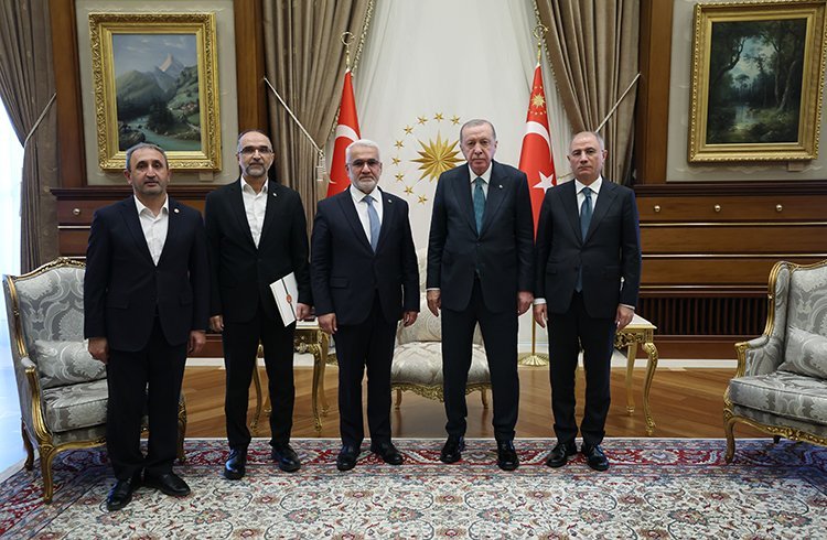 Cumhurbaşkanı Erdoğan, HÜDA PAR Genel Başkanı Yapıcıoğlu'nu kabul etti