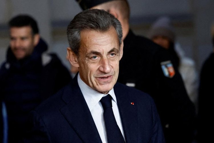 Sarkozy, Libya fonları skandalında cezaevinden şartlı tahliye edildi