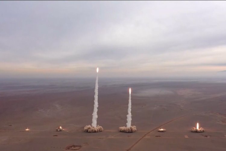 İran, 'Bazan Üstündeki Füzeler' adlı İbranice belgesel yayınladı