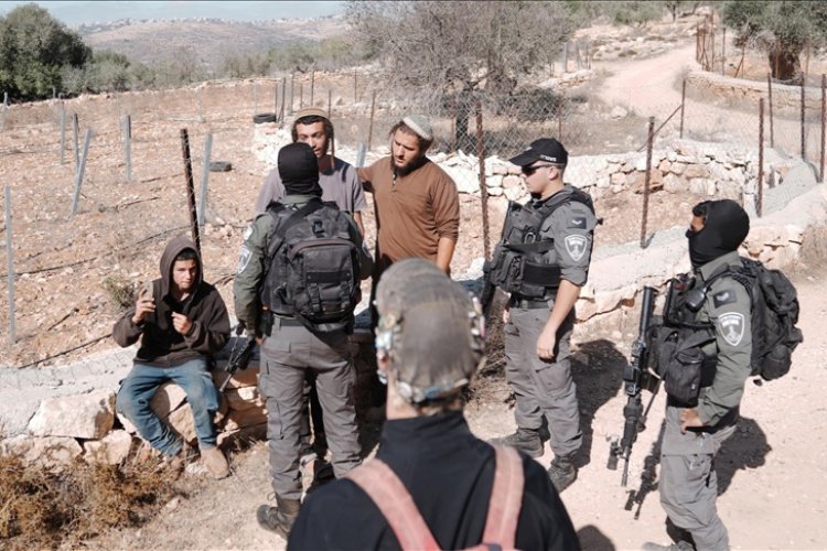 Gaspçı İsrailliler, ordu koruması altında Filistinlilerin geçim kaynaklarını hedef alıyor