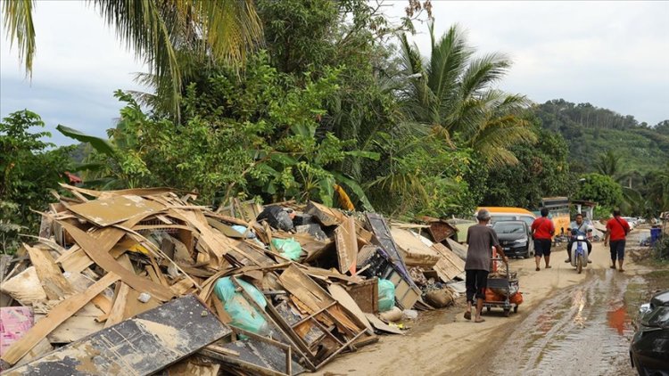 Malezya'da şiddetli yağışların yol açtığı sellerden yaklaşık 11 bin kişi etkilendi