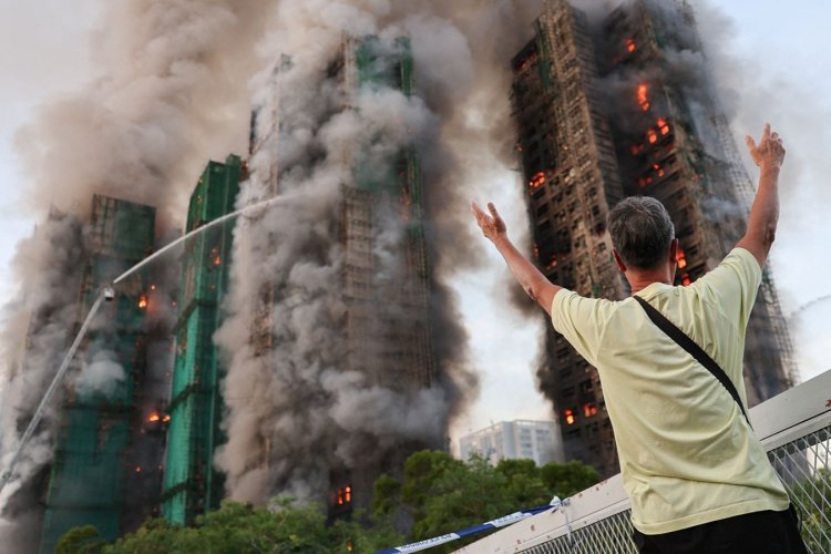 Hong Kong’da konut sitesinde büyük yangın: 4 ölü, çok sayıda yaralı