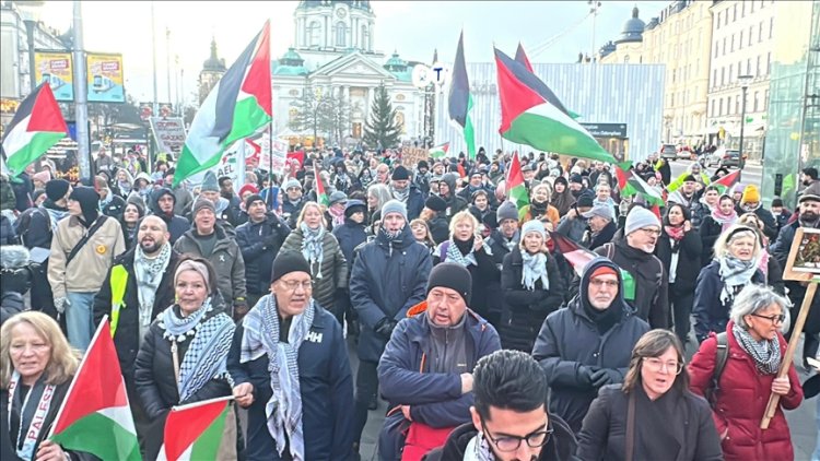 İsveç ve Londra'da Filistin'e destek yürüyüşü düzenlendi
