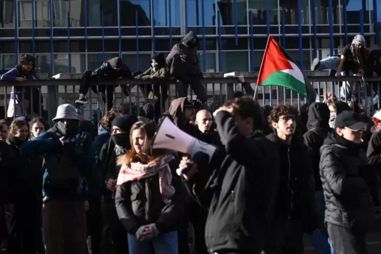 İtalya’da hükümetin İsrail’e desteğine karşı protesto ve grevler: Ulaşım felç oldu