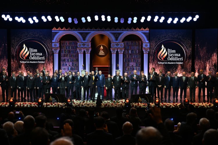 İlim, irfan ve bilim insanları İlim Yayma Ödülleri 2025’te bir araya geldi