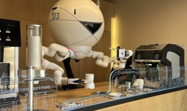 Amman'daki 'Robot Cafe' hizmetiyle ziyaretçilerine sıra dışı deneyim sunuyor