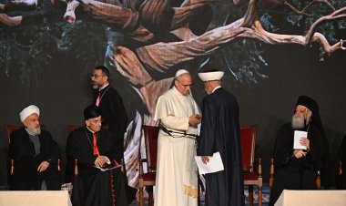 Papa 14. Leo, Beyrut'ta Müslüman ve Hristiyan toplumunun temsilcileriyle buluştu