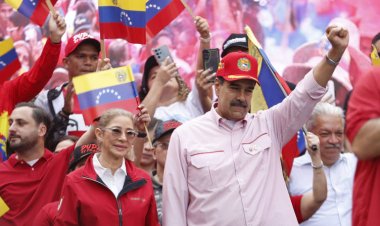 Venezuela Devlet Başkanı Maduro, dans ederek ABD'ye 'barış' çağrısında bulundu