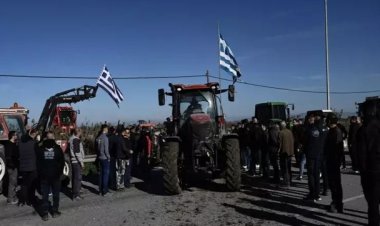 Yunan çiftçiler, Bahçeköy Sınır Kapısı'nı ağır vasıta geçişlerine kapattı