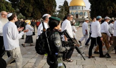 Siyonist Yahudiler Mescid-i Aksa'ya baskın düzenledi