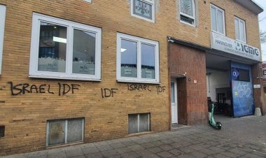 Almanya’da iki camiye düzenlenen saldırıda duvarlara 'İsrail' ve 'IDF' yazıldı