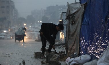 Şiddetli yağmur Gazze’de Şifa Hastanesini ve binlerce çadırı sular altında bıraktı