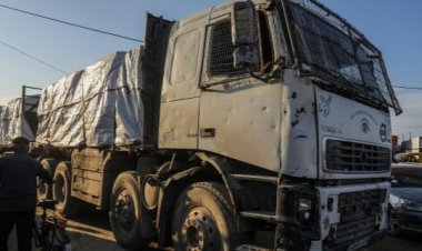 Katil İsrail, ateşkes sonrasında Gazze'ye geçecek 26 bin yardım tırını engelledi