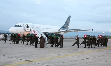 Libyalı komutanlar askerî törenle uğurlandı