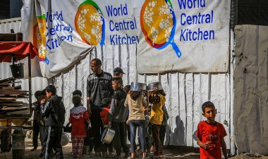 Gazze’de insani yardım kilitleniyor: İsrail STK’ları tasfiye ediyor