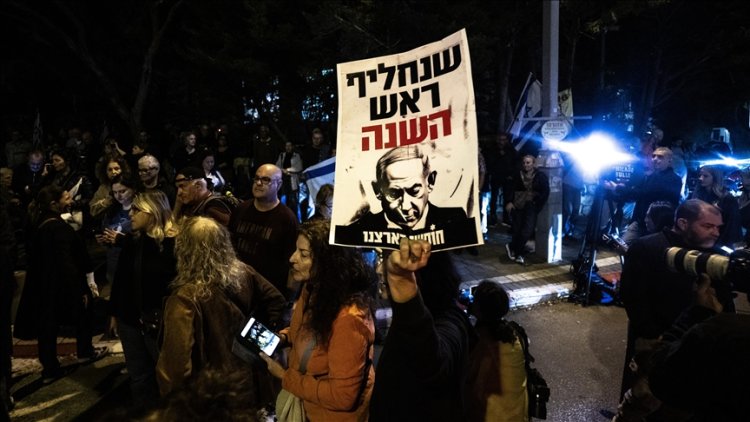 Netanyahu'nun yolsuzluk davalarından af talebi Tel Aviv'de protesto edildi