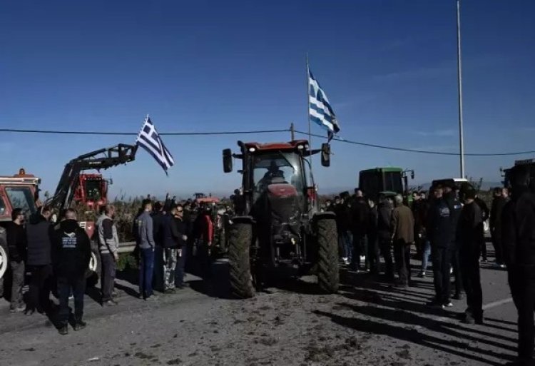 Yunan çiftçiler, Bahçeköy Sınır Kapısı'nı ağır vasıta geçişlerine kapattı