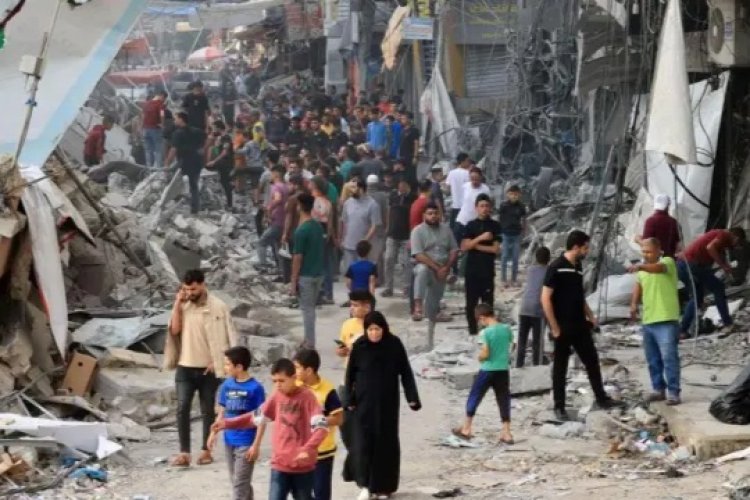 Gazze’de insanlar, hayatta kalma ile belirsizlik arasında mücadele veriyor