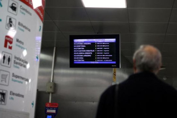 Portekiz'de 12 yıl aradan sonra yapılan ilk genel grev, ulaşımı felç etti