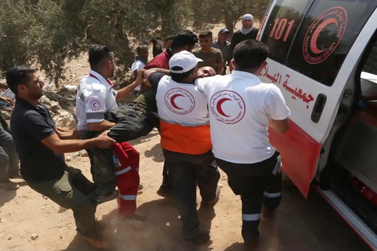 Yahudi çeteler Filistinli aileye saldırdı: 5 yaralı