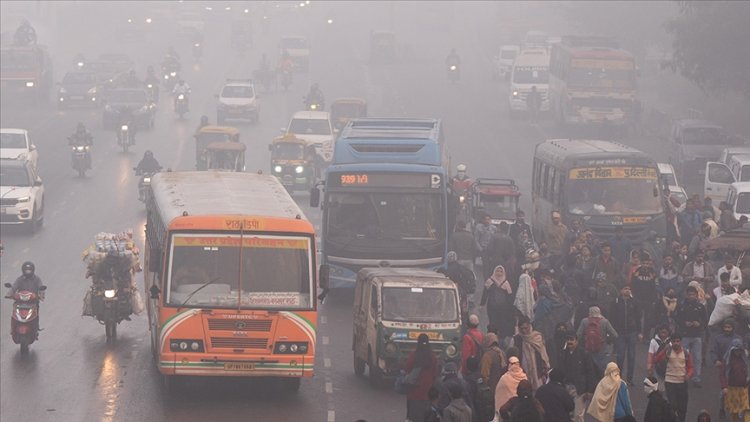 Yeni Delhi'de, hava kirliliği nedeniyle yüzde 50 oranında evden çalışma zorunluluğu getirildi