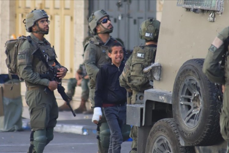 Soykırımcı İsrail'den, Batı Şeria'da taş atan Filistinlileri öldürme emri