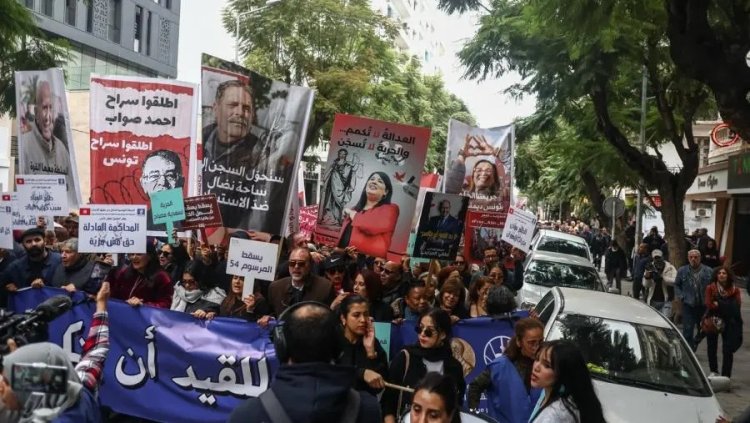 Tunus'ta toplu açlık grevi: "Zindanlar direniş alanına dönüştü"