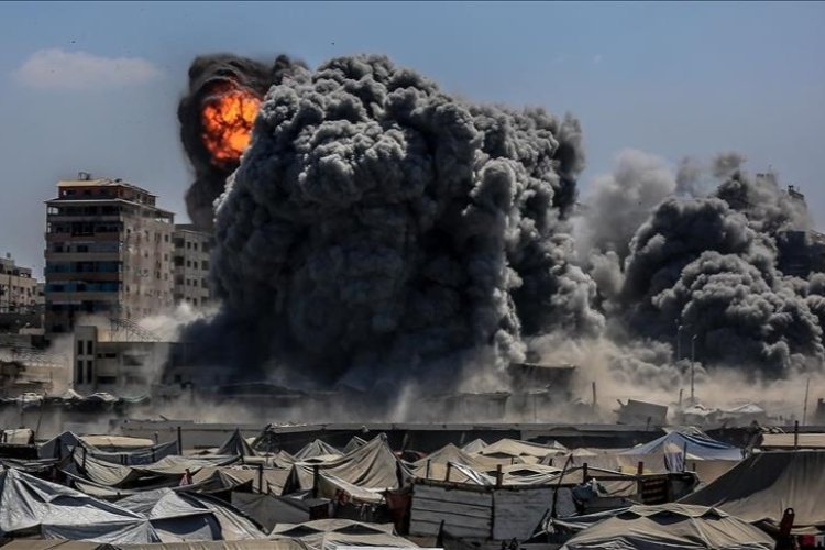 Soykırımcı İsrail ordusu, Gazze Şeridi'nde ateşkese rağmen saldırılarını sürdürüyor