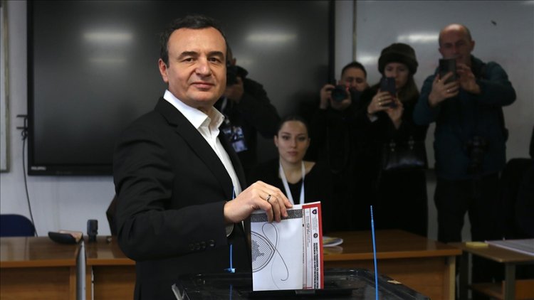 Kosova'daki erken genel seçimde mevcut Başbakan Kurti zaferini ilan etti