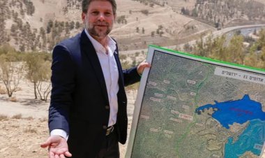 İşgalci İsrail Batı Şeria'yı ikiye ayırıyor