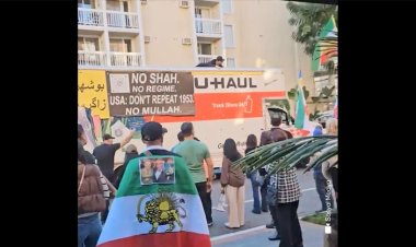 ABD'de İran'daki protestolara destek için toplananların arasına kamyonun dalması sonucu 2 kişi yaralandı