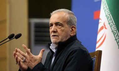 İran Cumhurbaşkanı: Protestocuların sesini duyuyor, sorunlarını çözmek için tüm çabamızı gösteriyoruz