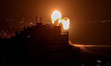 Katil İsrail ordusu, ateşkese rağmen Gazze Şeridi'nin birçok bölgesini vuruyor