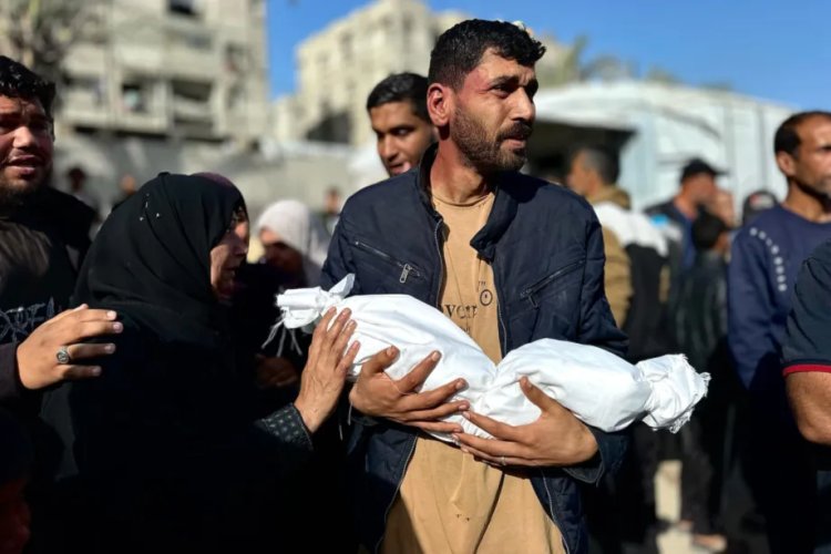 Soykırımcı İsrail Gazze’de çadırları ve okulları vurdu: 5’i çocuk 14 şehit