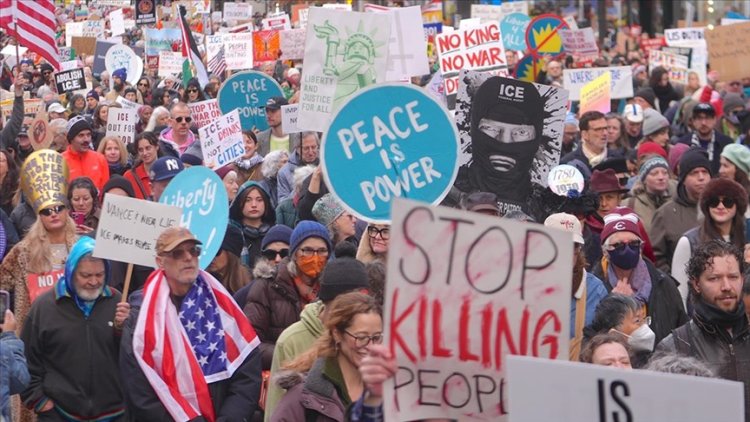 New York'ta binlerce kişi, ICE yetkilisinin bir kadını öldürmesini protesto etti