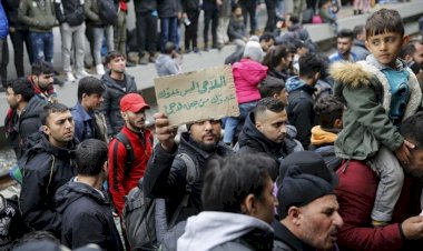 Atinada Göçmenlerle polis arasında çatışma