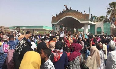 Sudan'da ordu karargahında silah sesleri